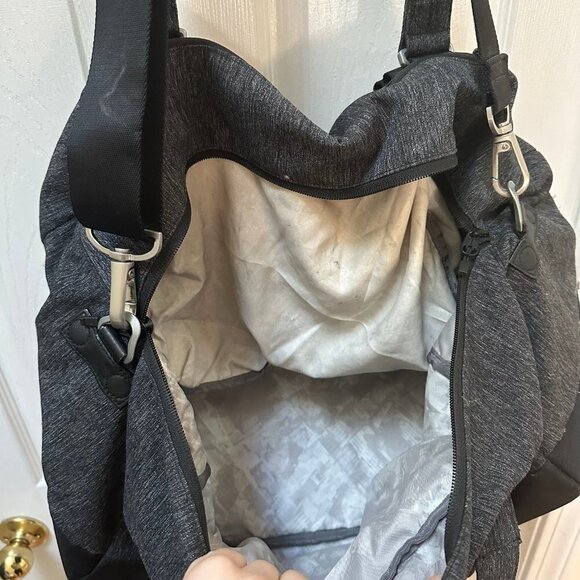Lululemon city sweat duffle bag gray weekender gym bag 34L - Picture 6 of 11